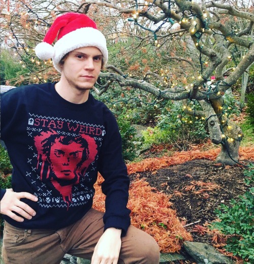 harley-holiday: Bigger and separated versions of the pics from Evan Peters’ 11/25/2016 Instagr