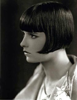 ray-lane:The ever lovely Louise Brooks.