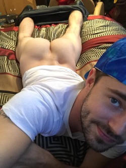 thechriscrocker:  Morning ;) like my booty? 