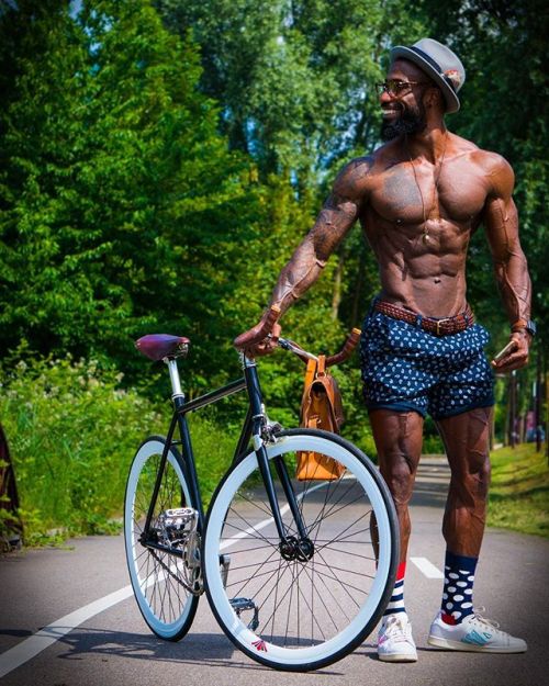 twist-fate:  https://twist-fate.tumblr.com/archiveIG iCANDY : FITNESS & STYLE GOALS 