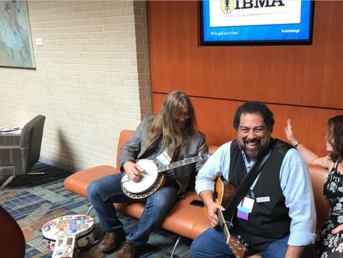 <p>I stole this picture from @jkbanjo because it captures one of my favorite moments of #wob2018. Singing tenor with the great @gregblakemusic and listening to the phenomenal @jvbanjo5 and a few of the kickass girls from @midnightskyracer (not pictured)… These are the good times.  (at Raleigh Convention Center)<br/>
<a href="https://www.instagram.com/p/BoVi9sRl4Ur/?utm_source=ig_tumblr_share&igshid=1rcjzrniayhen">https://www.instagram.com/p/BoVi9sRl4Ur/?utm_source=ig_tumblr_share&igshid=1rcjzrniayhen</a></p>