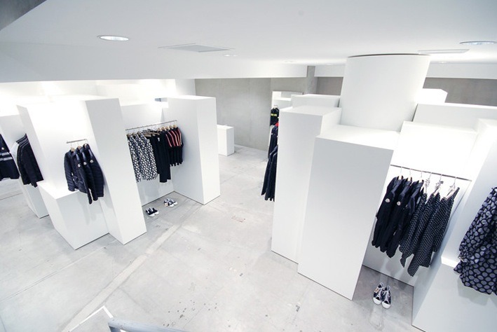 darnyill:  Comme Des Garcons Tokyo 