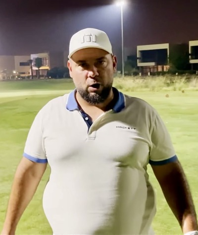 vavavoommmsblog:fatass on the golf course… i think ur gonna need a bigger shirt 😭 