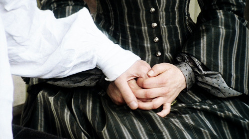 austenchanted:hands