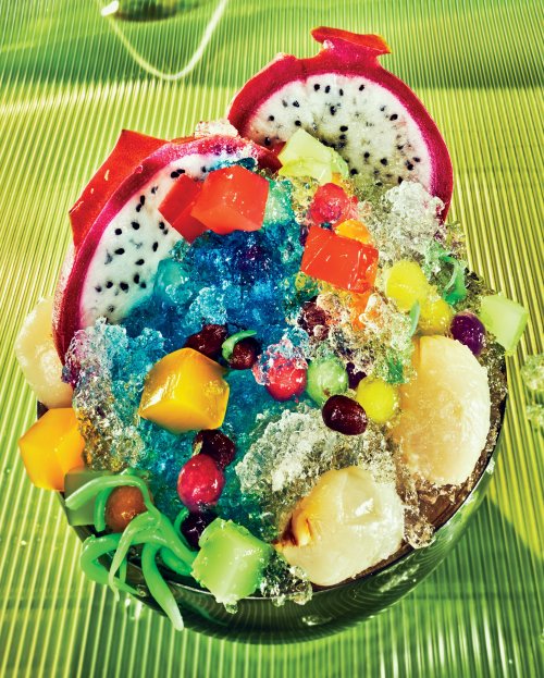 vogue:Malaysian-inspired shaved ice with tapioca, sweet red beans, and dragon fruit. Photograph