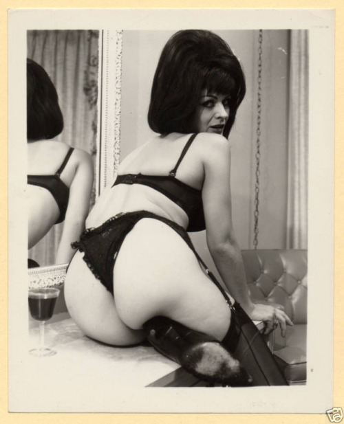 retrogasm:  Irving Klaw