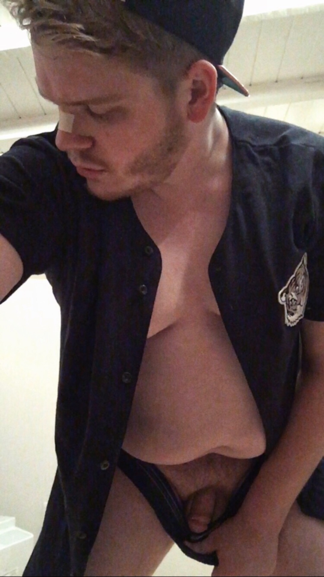 boyonboy:  honestly I’m feelin horny af and would APPRECIATE riding someone’s