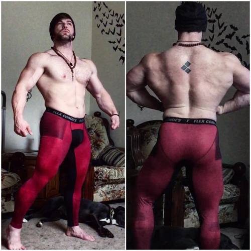 monkeyofsteel: Had a few folks ask for better shot of the #DeadPool tights from @flexcomics Good t