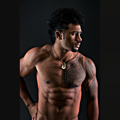 dem-kane-tho:lemme kno if you like these Hawaiian guys, imma always be lookin for them island hunks!