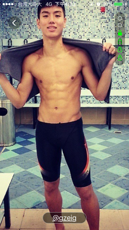 ddoonngg: hornyhenry888: speedo1123: 泳隊大學生 大學手 優迪迪