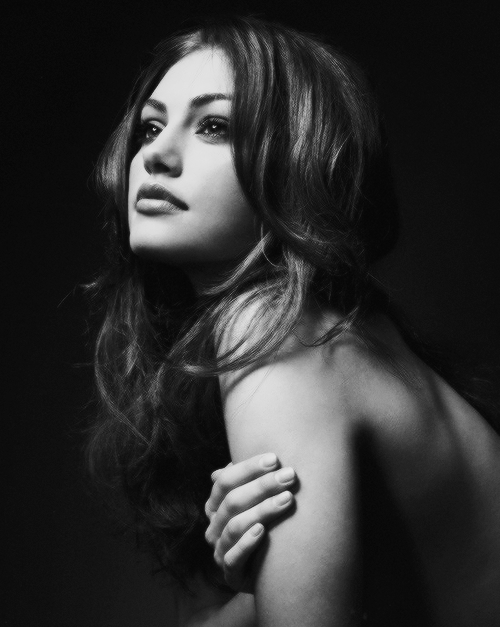 Phoebe Tonkin