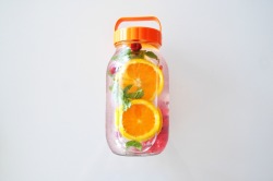 a-healthy-adventure:  Infused water with