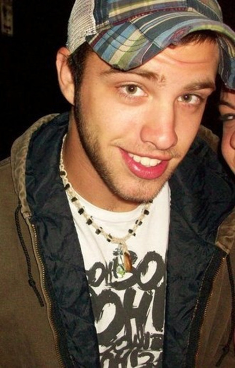 thecircumcisedmaleobsession3:  23 year old straight guy from Saint Charles, MO 