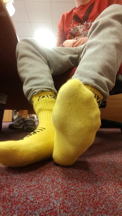 fuckyeahmalefeet:  This British foot Master is all alone in his office with those big beautiful feet not getting the attention they rightfully deserve. Which one of you foothorny slaves wants to crawl under that desk and keep those big size 11s warm with