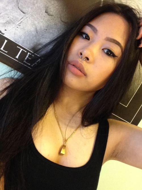 ptyrx:  It’s 3:40 and i miss having long hair 