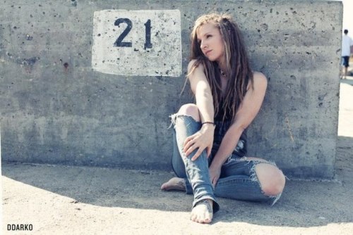altmodelgirlcrush2:  Damsel Suicide