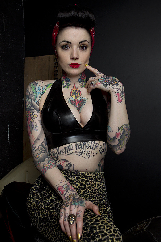  Nina Kate 