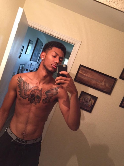 visionofexxxtasy: exposedemniggas: JR annoying ass  VisionOfExxxtasy.tumblr.com Nice