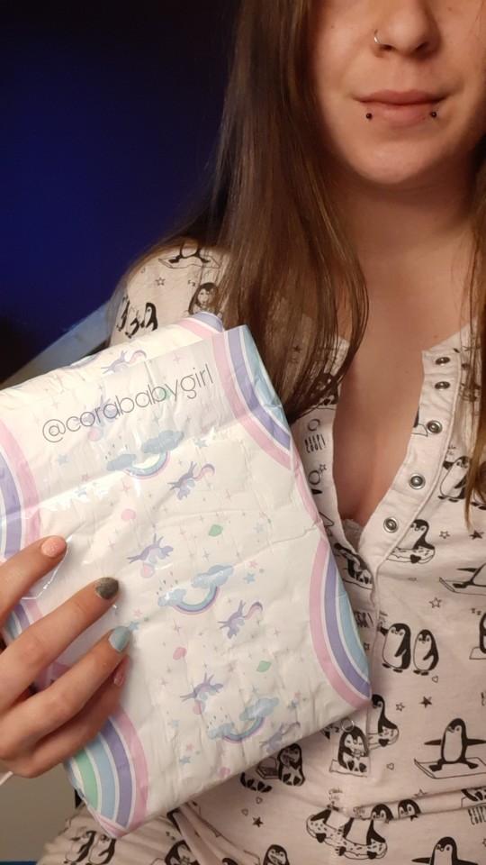deleted4711-deactivated20210401:Mommy is here to change you ♡ let’s get you some cute unicorn diapers on :)edit *your big sister (I think mommys don’t wear such baby clothes as my overall)