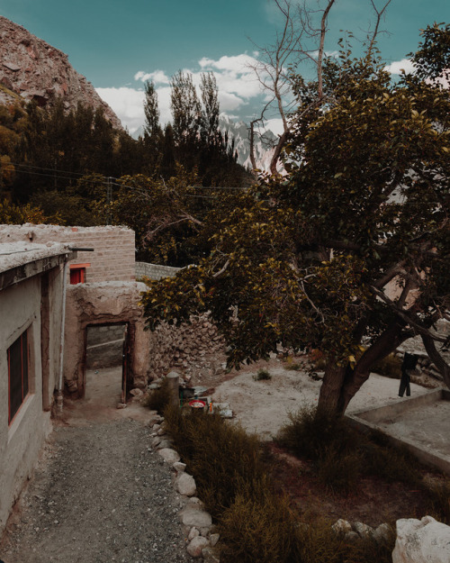 aabbiidd:   Old House Gulmit is believed to be over 350 years old. The  traditional house stands as a symbol of the ancient Wakhi culture. The  house has now been turned into a carpet weaving center where women  artisans make beautiful carpets from goat,