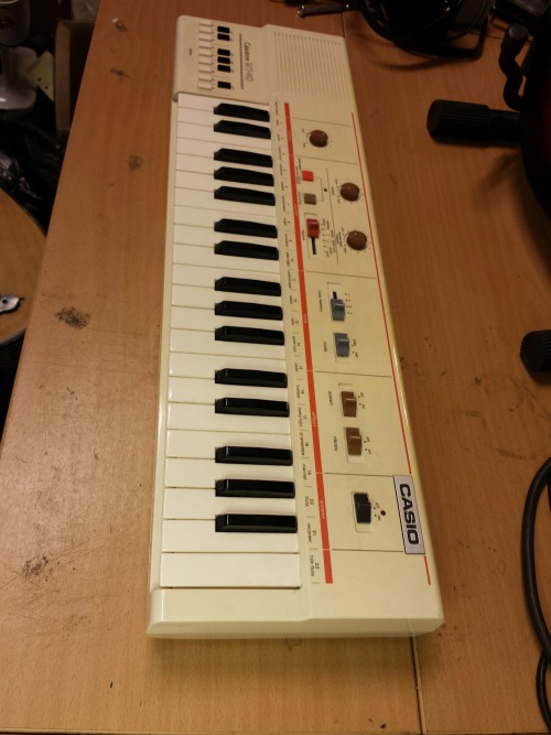 Casio Casiotone MT-40 Keyboard, 1981