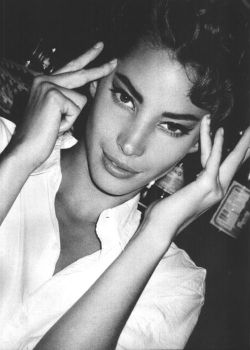 theachinglybeautiful:  Christy Turlington