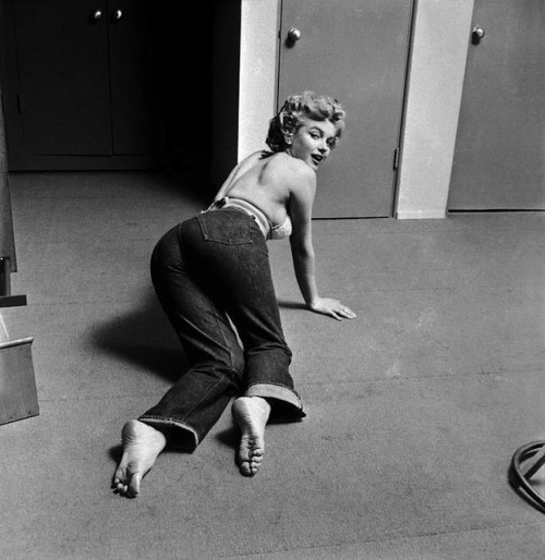fuckyeahvintage-retro: In 1952, LIFE Magazine assigned photographer Philippe Halsman to shoot Marily
