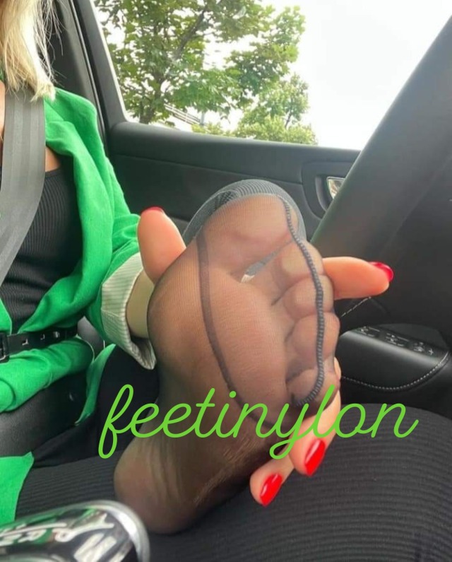 feetinylon: