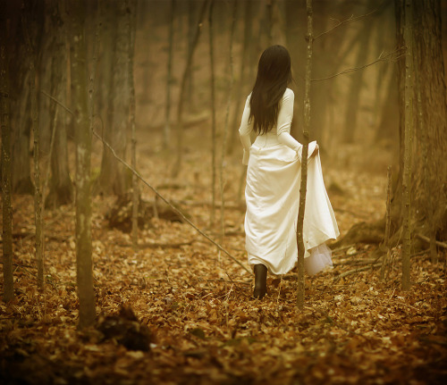 eshusplayground: fairytalemood: photos by Patty Maher Reblogging because we don’t often see Bl