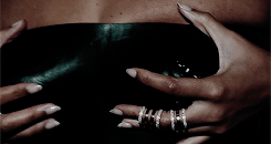 gayscifi:   MAKE ME CHOOSE: daniels-gillies asked   rihanna or beyoncé?   
