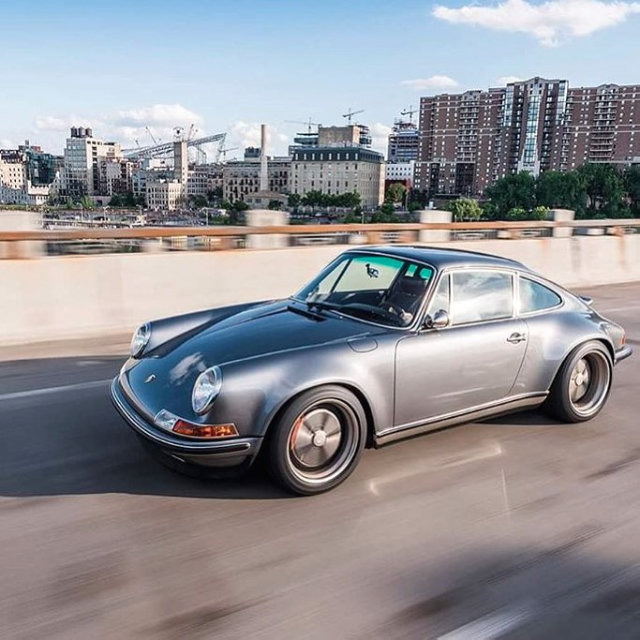 DRIVING PORSCHE