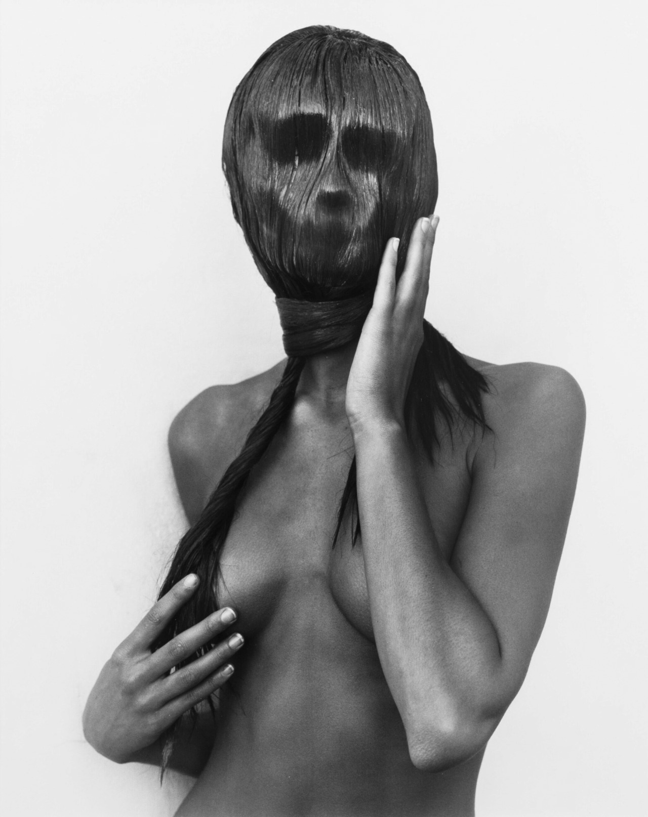 ferrymohr:
““Mask” by Herb Ritts, Hollywood 1989.
Visual pleasures curated by photographer and art director Ferry Mohr.
”