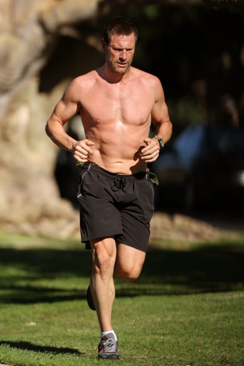 hotfamousmen:  Aaron Eckhart