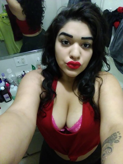 Sex brown-tities:  Latina with huge booty! pictures