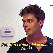 ilsoleinunanotte:Compilation of the Queer Eye guys (1/?): Putting up with clients