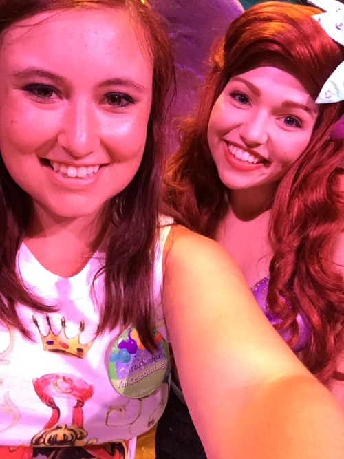 Loving shelfies with Ariel