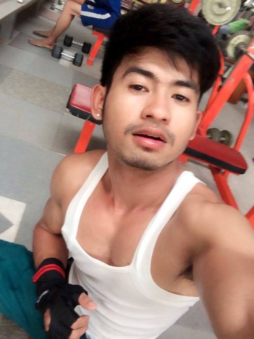 khmerlikesexboy: tracool: เขมรเกย์ด้านล่าง 300B massage sexlove him good sex  #khmer Khmer yeng Ta n