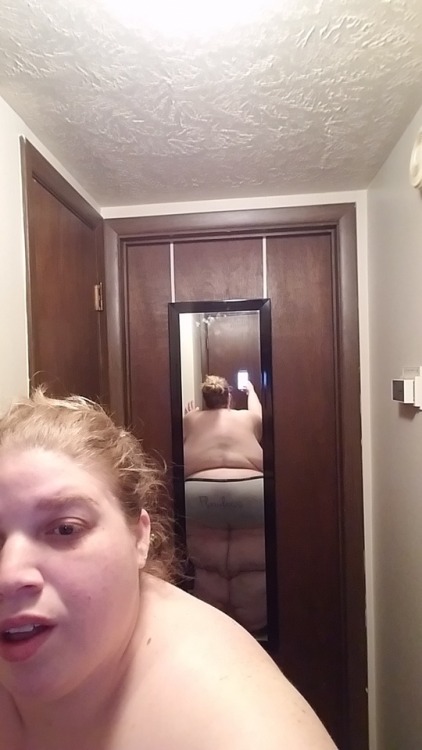 shoepuffjananajmw: Happy hump day!! Please like and share if you like what you see and dont forget t