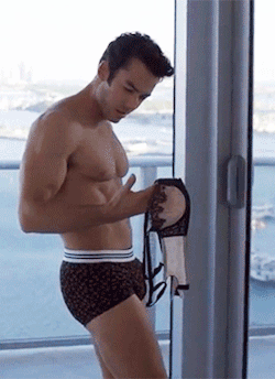 the-indigo:Aaron Diaz