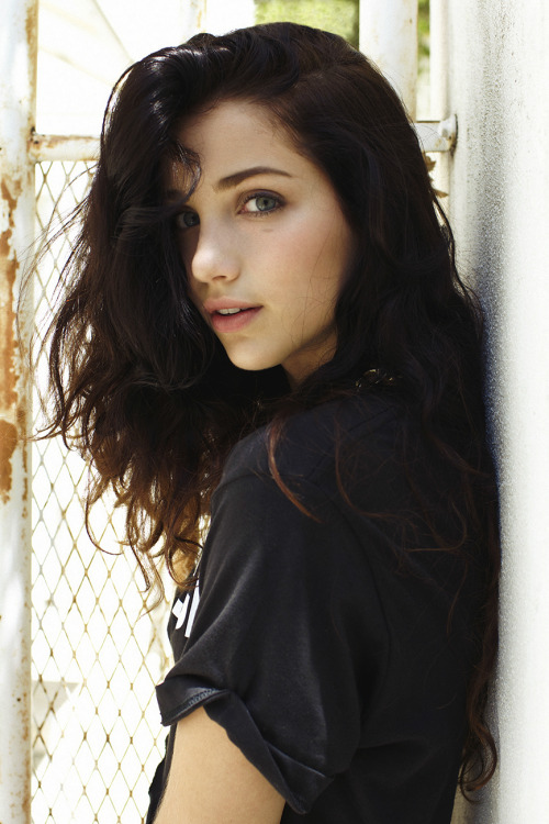 momongamon:  Emily Rudd by Jared Thomas