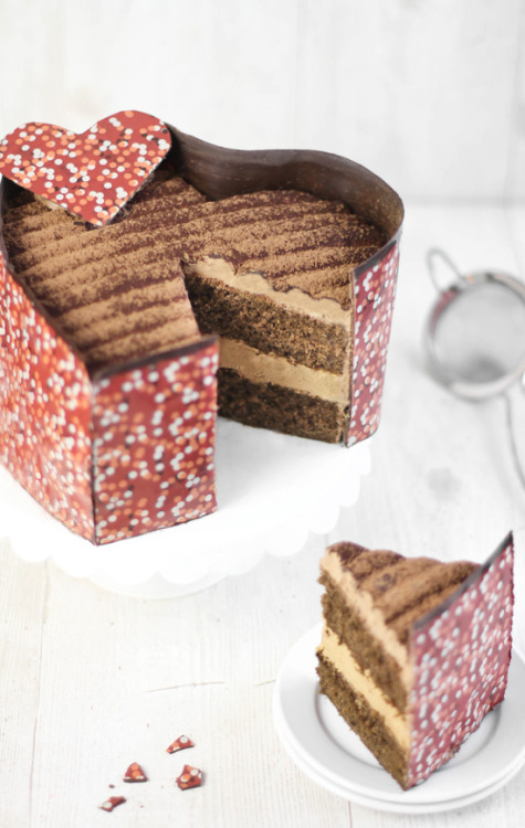 foodiebliss:Espresso-Biscoff Heart CakeSource: Sprinkle BakesWhere food lovers unite.