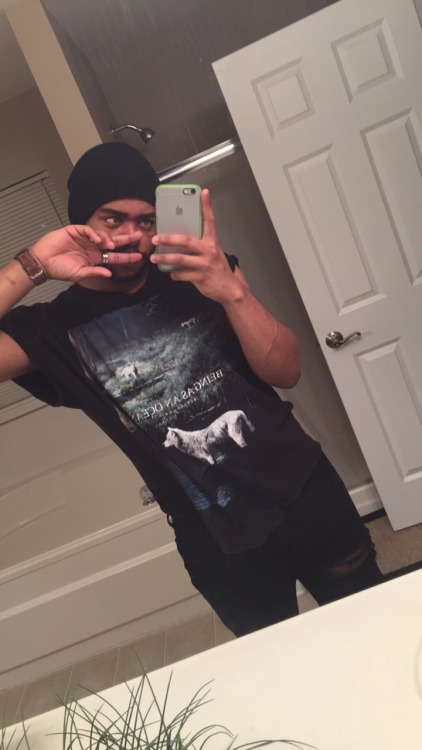 croptopteddybear:  Last selfies of 2015! Tagged by @masturbasic   This year sucked just like every other year, frankly.   I’m tagging @togepistew @axintvs @fynneon @orb-ddy @freekumdress @jevonty @apimeleki @moistn 