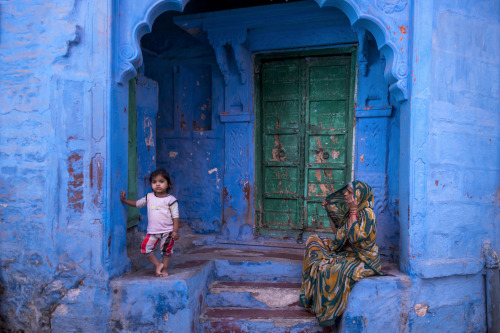 baijara:nubbsgalore:the indian city of jodhpur, otherwise known as the blue city, located in the centre of rajasthan. photos by (click pic) marji lang, adam rose, jim zuckerman, mahesh balasubramanian and steve mccurry  arabaean inspi