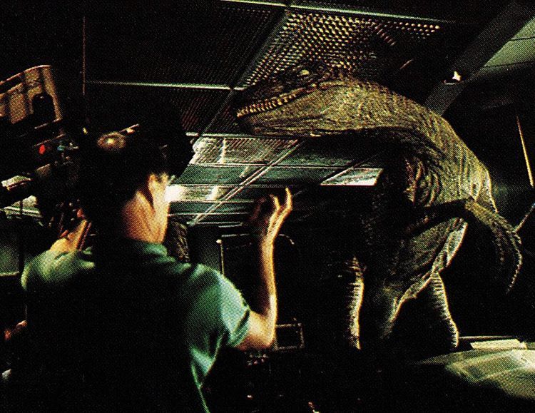 D i n o d o r k s — Behind the scenes of Jurassic Park (1993).