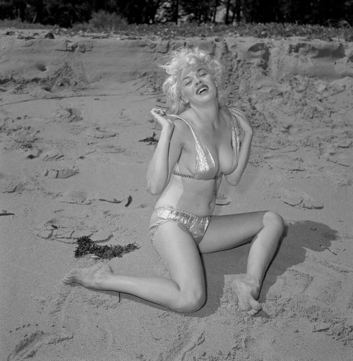 odk-2: Maria Stingerby Bunny Yeager, circa 1958