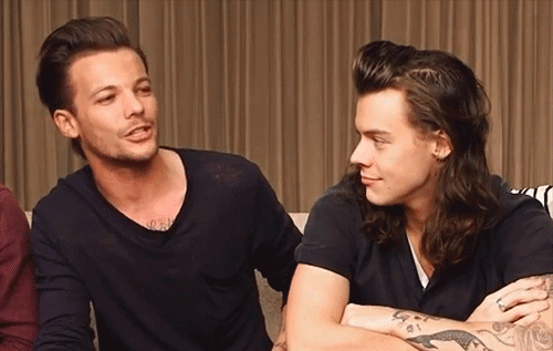 listentomyvoice: “Where do you want to sit?”“next to you.”