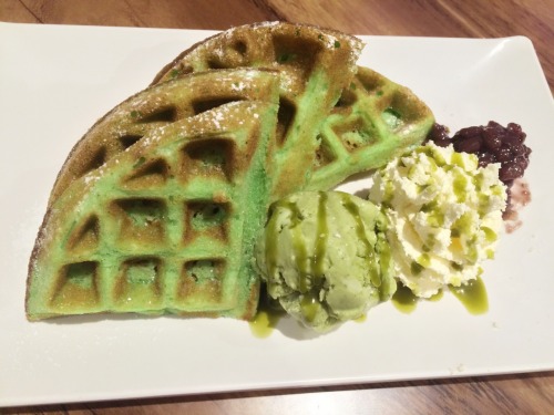 banillatte:  Nutella & Banana Crêpe ☆ Matcha Ice-Cream with Red Bean Pandaren Waffles ♪