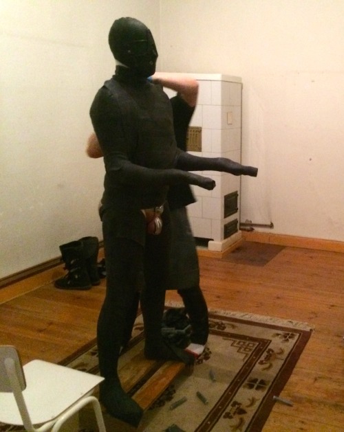 https://lovetapebondage.tumblr.com/post/134742206111