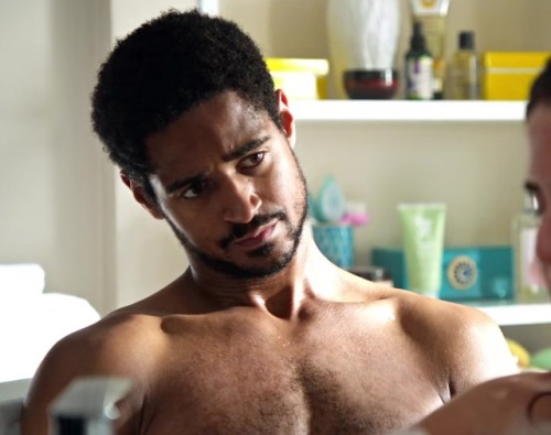 hotashellcelebmen:  More here :https://auscaps.me/2017/02/27/alfred-enoch-shirtless-in-how-to-get-away-with-murder-3-10-were-bad-people/