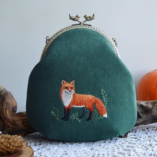 sosuperawesome:Embroidered Bags and Purses Mart Bag on Etsy Things Hobbits would use